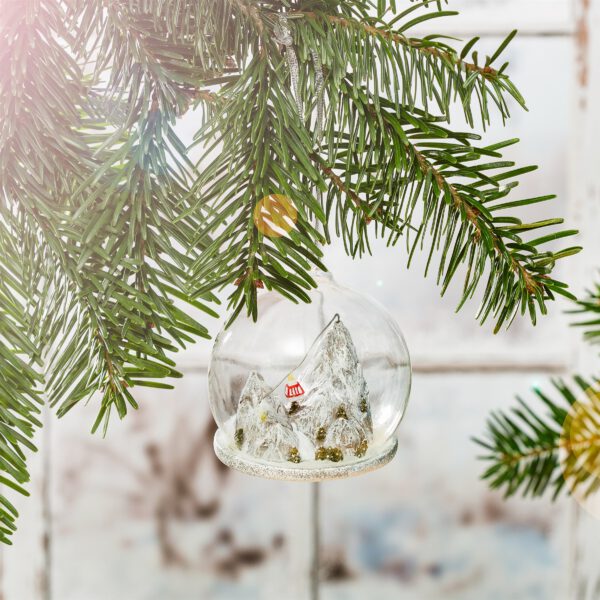 Skiberg mit Lift Weihnachtskugel - Sass & Belle – Bild 2