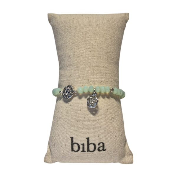 Grünes Armband mit Silberanhängern - BIBA